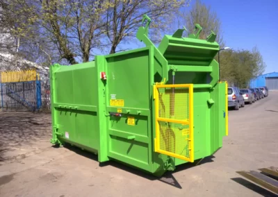 Portable Compactor 14yd lifter