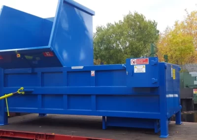 Industrial static compactor