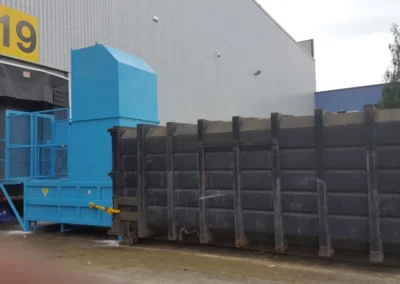 Static waste compactor